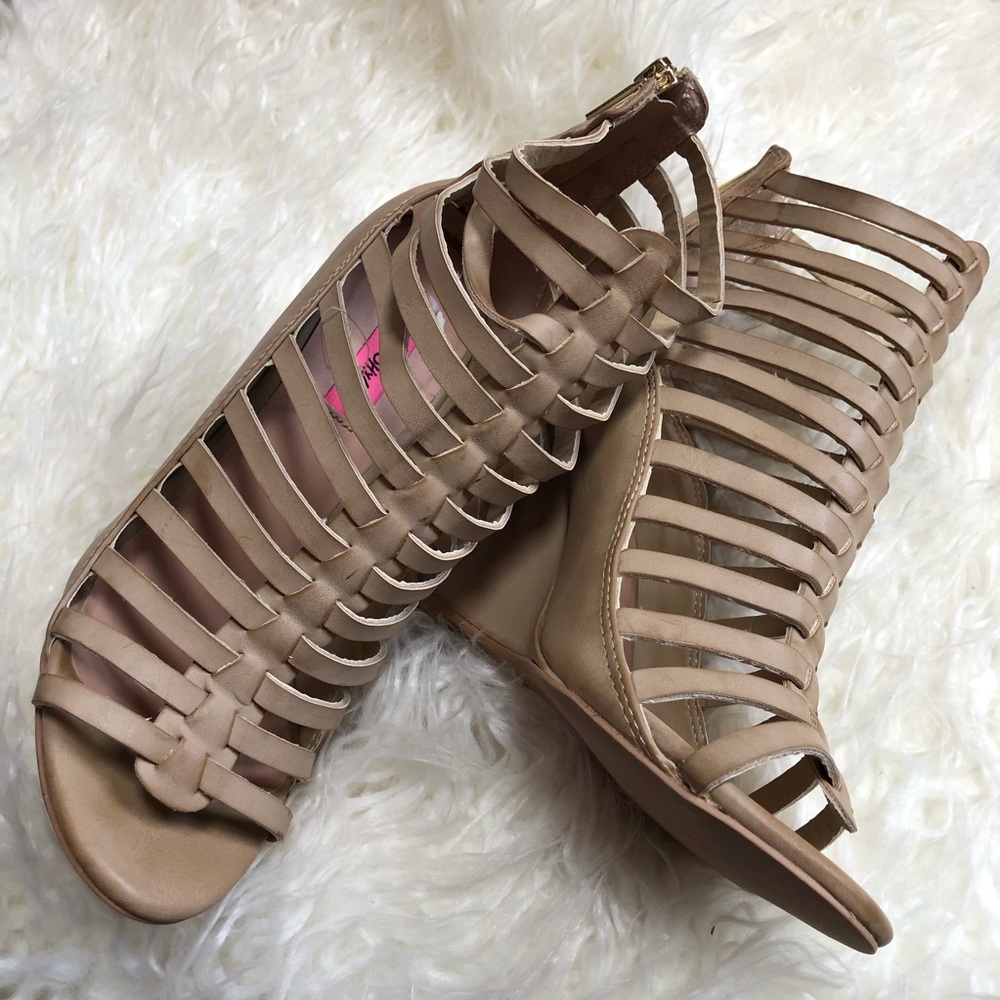 Betsey Johnston Wedges - Picture 2 of 7